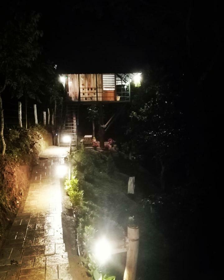 Noah'S Nest Tree House Apartment Thekkady Exterior photo